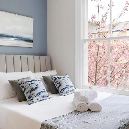 Cityscape Oasis Chic For Urban Dwellers Appartement *