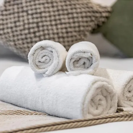 דירה Bright And Airy With Minimalist Charm