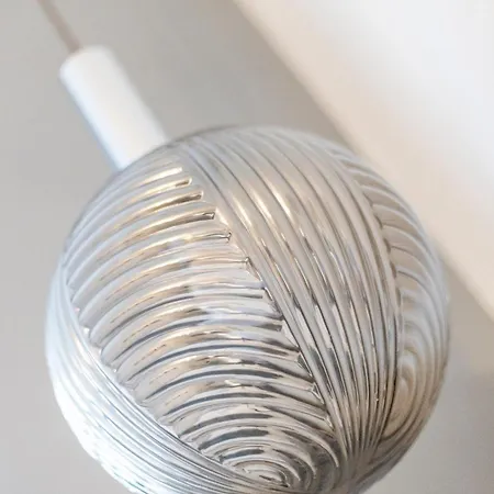 Bright And Airy With Minimalist Charm לונדון