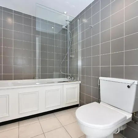 Charming 3 Bed Luxury Flat In * London