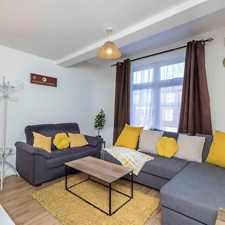 Ealing Manor - 6 Beds 3 Sofa Beds Sleeps 9 Ppl *
