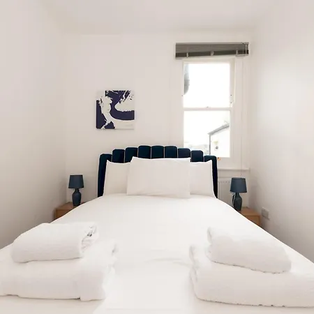 Stylish Newly Renovated Large With Garden Pass The Keys Holiday home