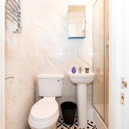 Holiday home Stylish Newly Renovated Large With Garden Pass The Keys
