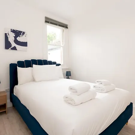 Holiday home Stylish Newly Renovated Large With Garden Pass The Keys