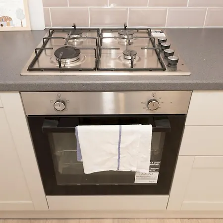 Stylish Newly Renovated Large With Garden Pass The Keys Holiday home