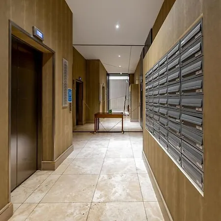 Canary Wharf By Capital