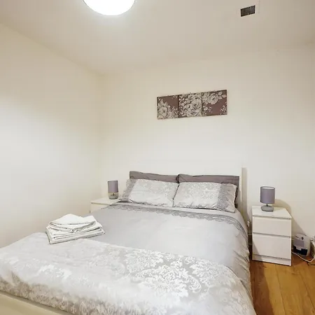 Modern Comfy And 5 Star Location Doublebeds * London
