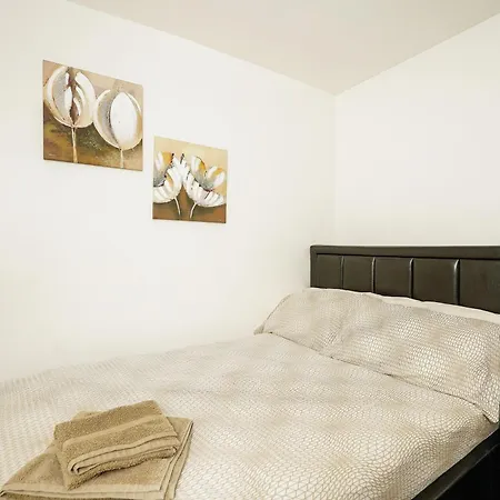 Apartment Modern Comfy And 5 Star Location Doublebeds