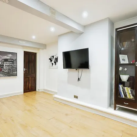 Modern Comfy And 5 Star Location Doublebeds Apartment London