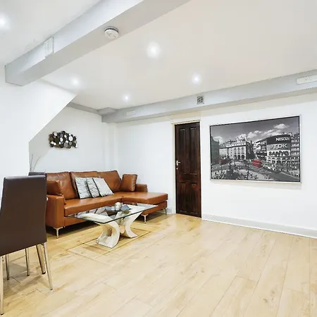 Modern Comfy And 5 Star Location Doublebeds *
