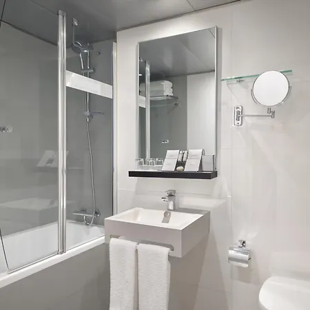 Hotel The Queens Gate 4*