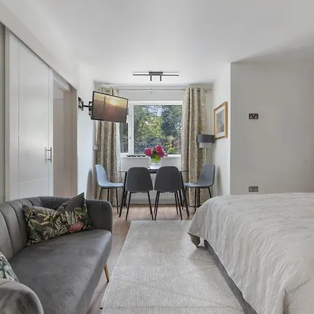 Apartment King With Garden And Parking *