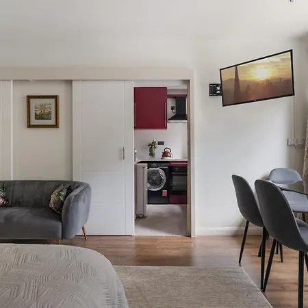 Apartment King With Garden And Parking *