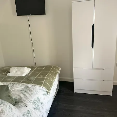 Guest house Lavish 3 Story House With Full Of Comfort *