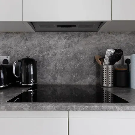 Two Adjacent Luxurious 1 Bed Apartment
