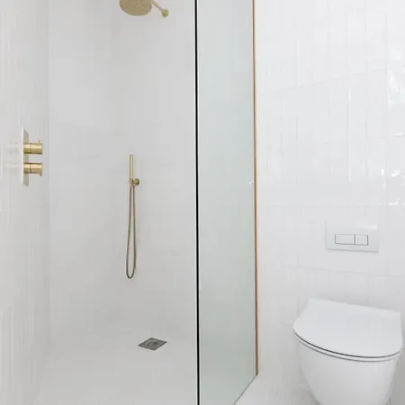 Two Adjacent Luxurious 1 Bed Apartment London