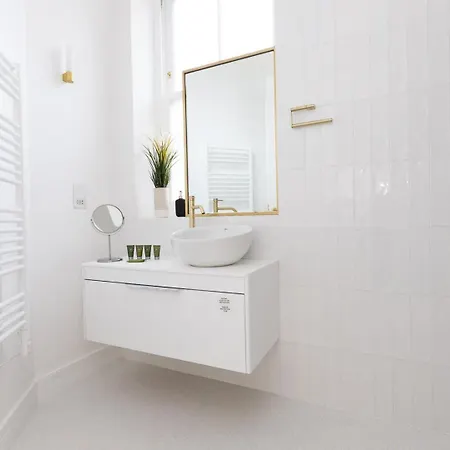 Two Adjacent Luxurious 1 Bed