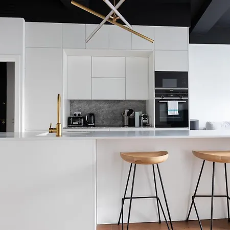 Two Adjacent Luxurious 1 Bed Apartment *