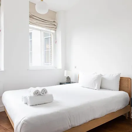 Two Adjacent Luxurious 1 Bed *