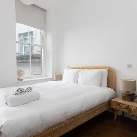 Two Adjacent Luxurious 1 Bed * London