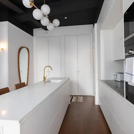Two Adjacent Luxurious 1 Bed Apartment London