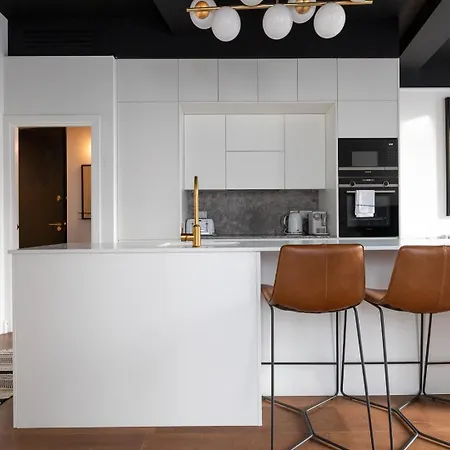 Two Adjacent Luxurious 1 Bed Apartment London