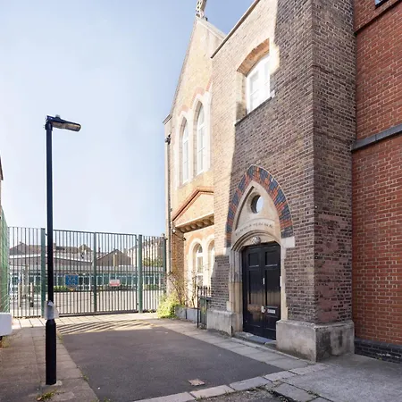Veeve - Divine Mezzanine * London