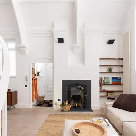 Veeve - Divine Mezzanine * London