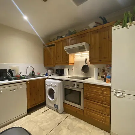 Elgin House, Poplar, E14 Capsule hotel London