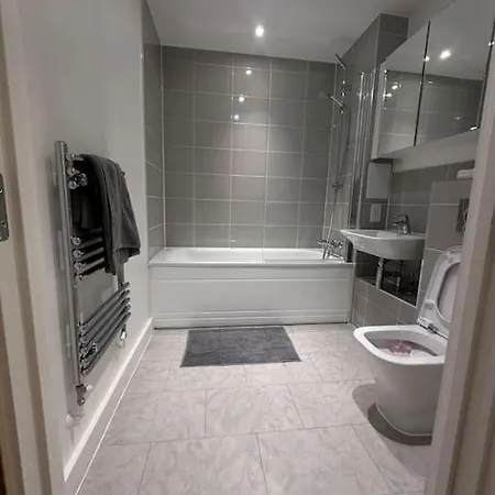Luxurious 2 Bed *