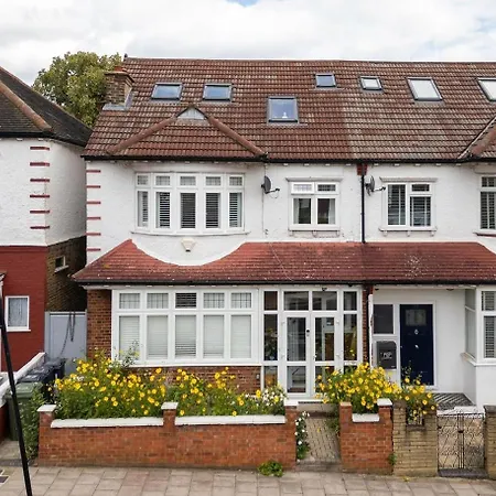 Homestay Wavertree House London