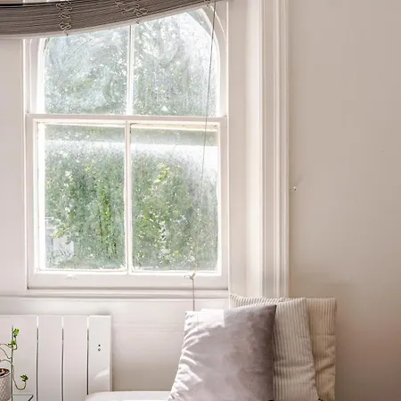 Luxury Family In Bayswater