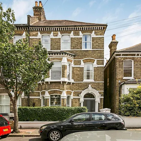 Pass The Keys Elegant Getaway House In Vibrant Clapham Juction 度假居 *