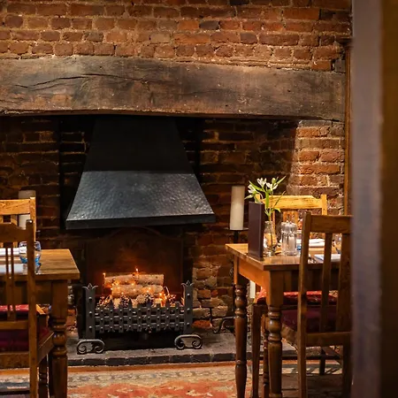 Hotel The Red Lion 3*