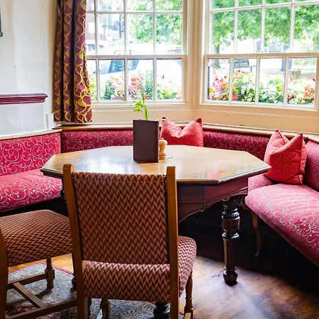 The Red Lion Hotel