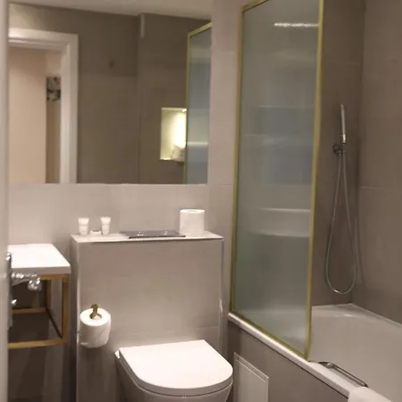 Reem Hotel London