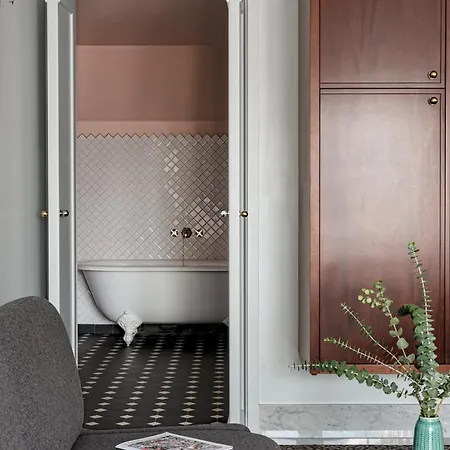 Henrietta Experimental Hotel 4*