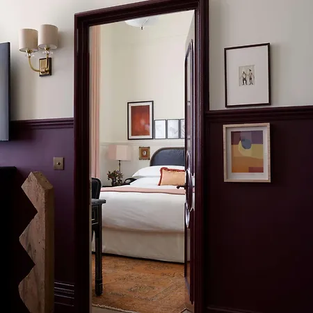 Hotel Nomad