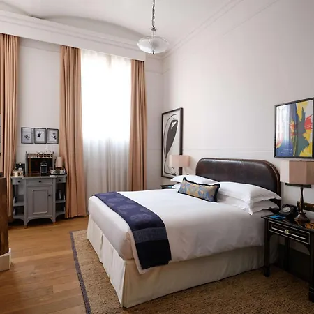 Hotel Nomad