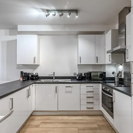Canning Town Pied-a-terre Apartment