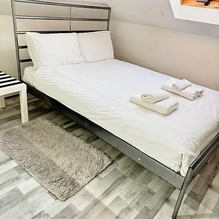 Guest house Studio Ensuite Newbury Park London *