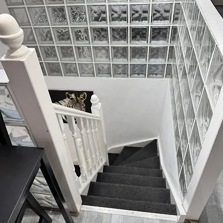 Studio Ensuite Newbury Park London