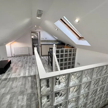Studio Ensuite Newbury Park London * Ilford