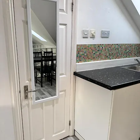 Studio Ensuite Newbury Park London Guest house Ilford