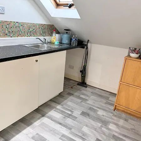 Guest house Studio Ensuite Newbury Park London *