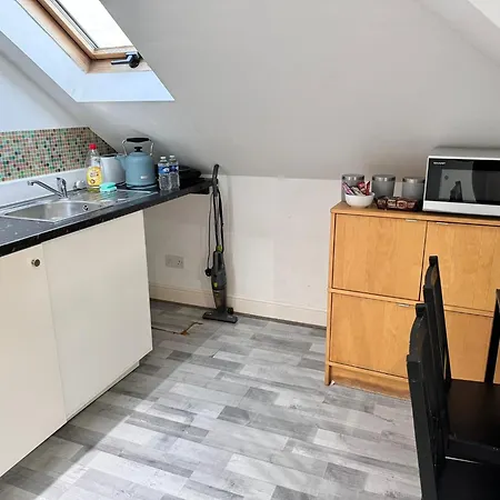Studio Ensuite Newbury Park London * Ilford