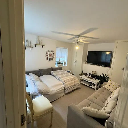 Gem 2 Apartment London