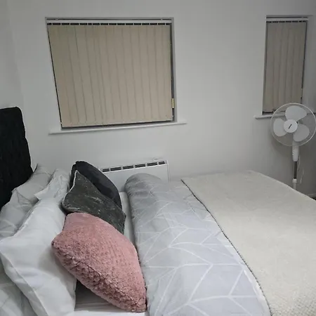 Emerald With Triple A Star Proximity * London