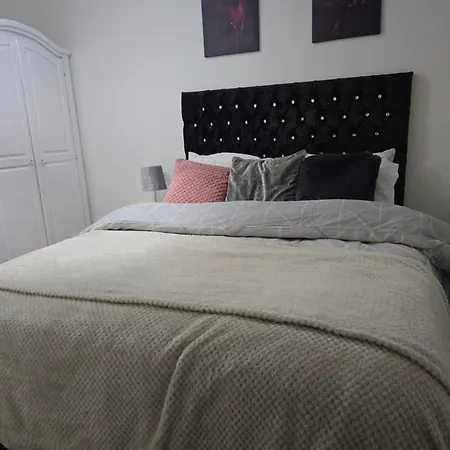 Emerald With Triple A Star Proximity Holiday home London