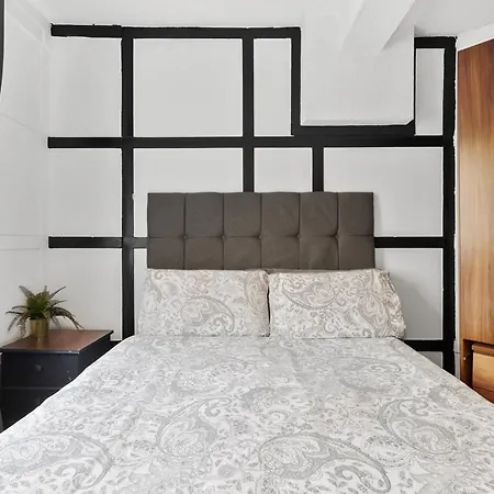 Homestay Double Bedroom 5 Minute Walk To Tower Bridge London
